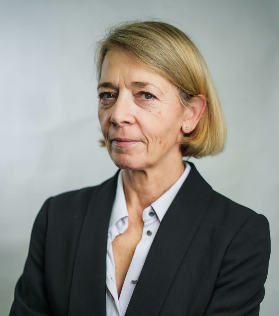 Antonia (2) Smart Insider Our Team